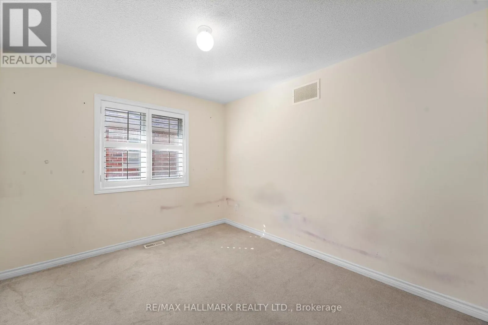 18 MORROW BAY DRIVE