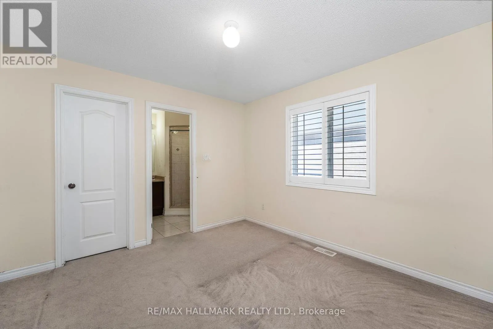18 MORROW BAY DRIVE