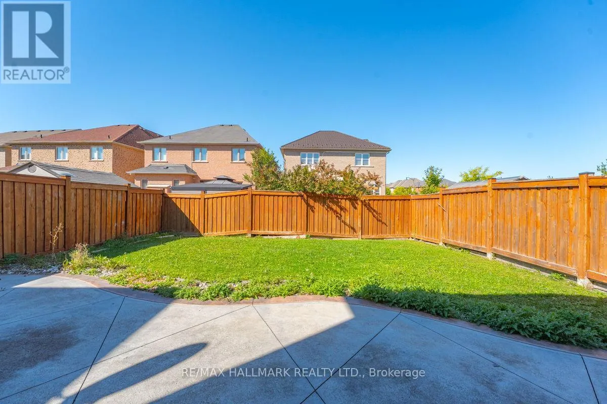 18 MORROW BAY DRIVE