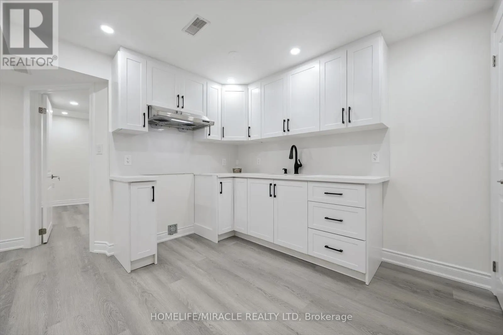 7562 BLACK WALNUT TRAIL