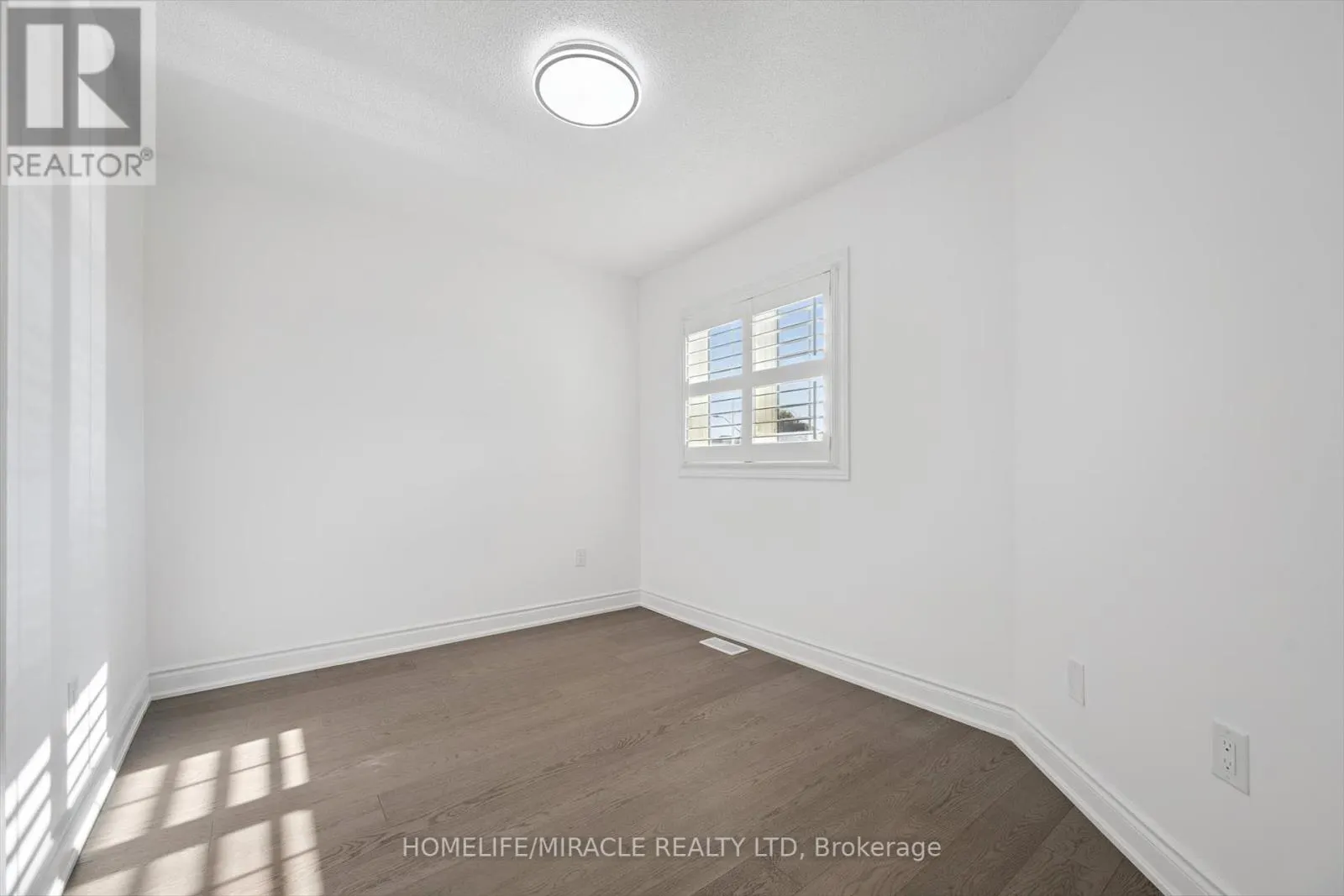 7562 BLACK WALNUT TRAIL