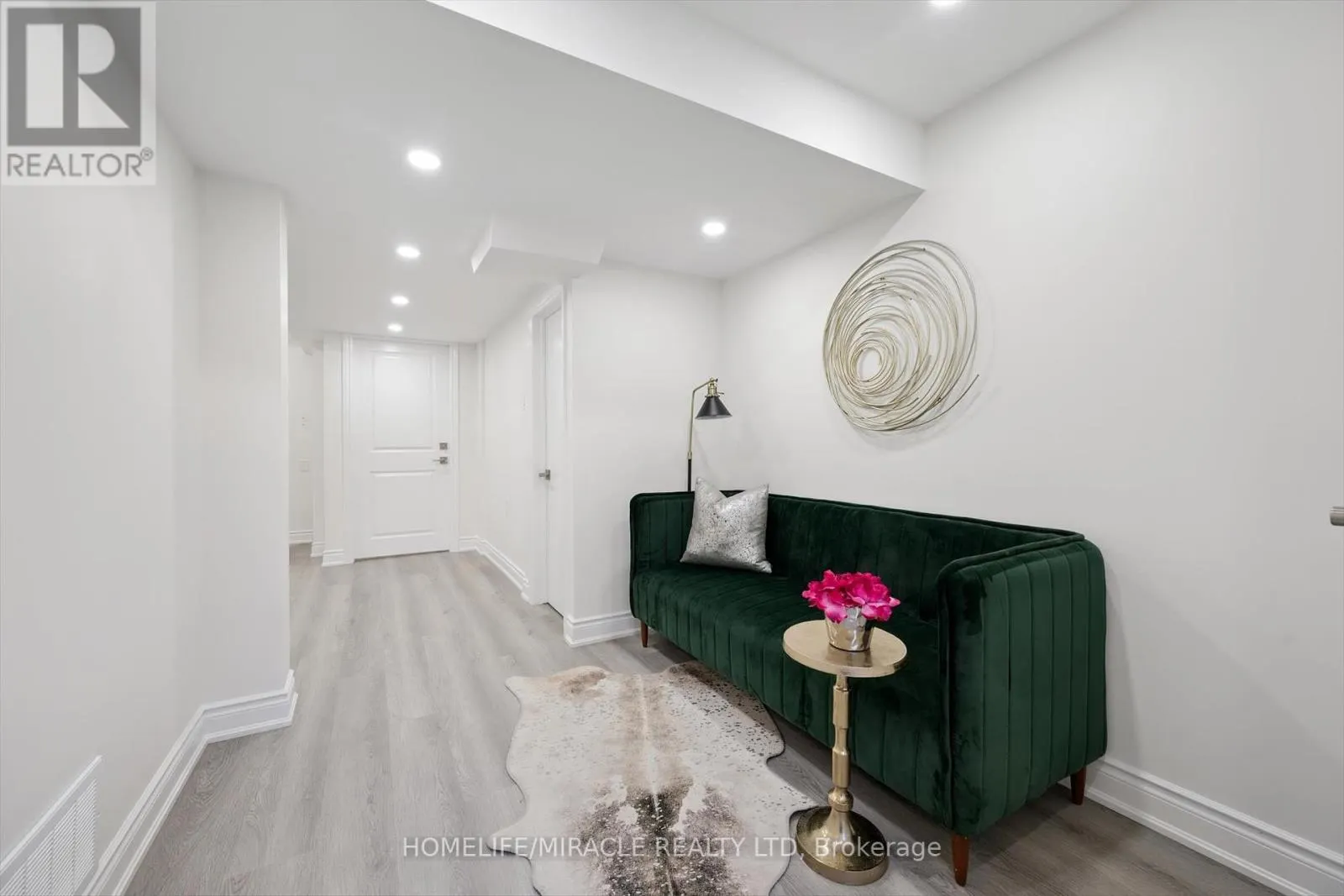 7562 BLACK WALNUT TRAIL