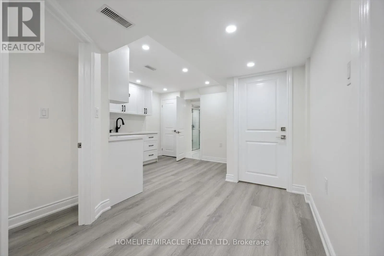 7562 BLACK WALNUT TRAIL