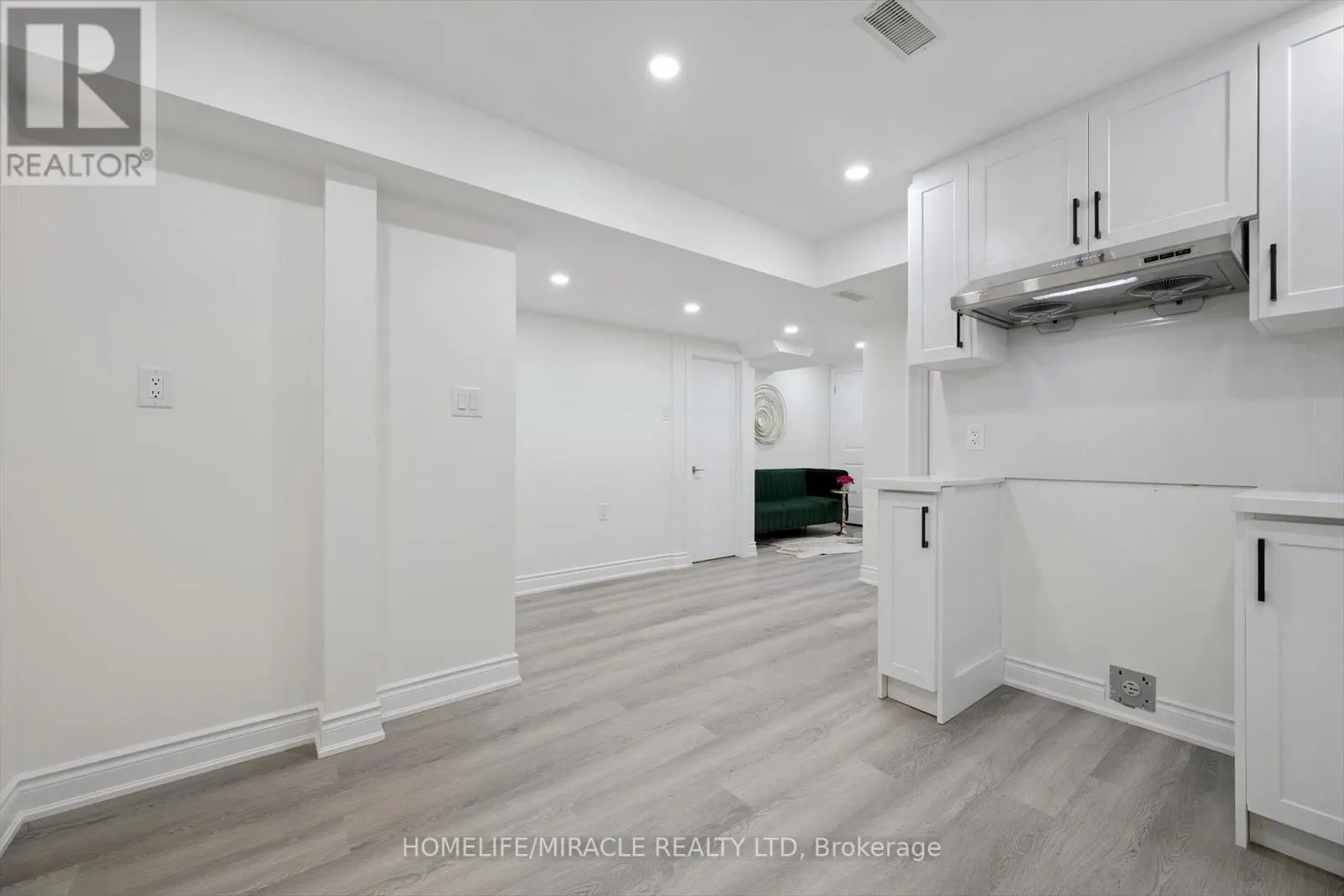 7562 BLACK WALNUT TRAIL