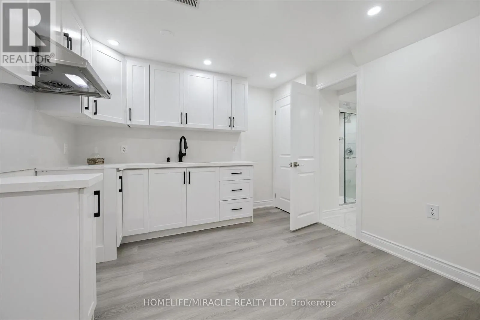 7562 BLACK WALNUT TRAIL