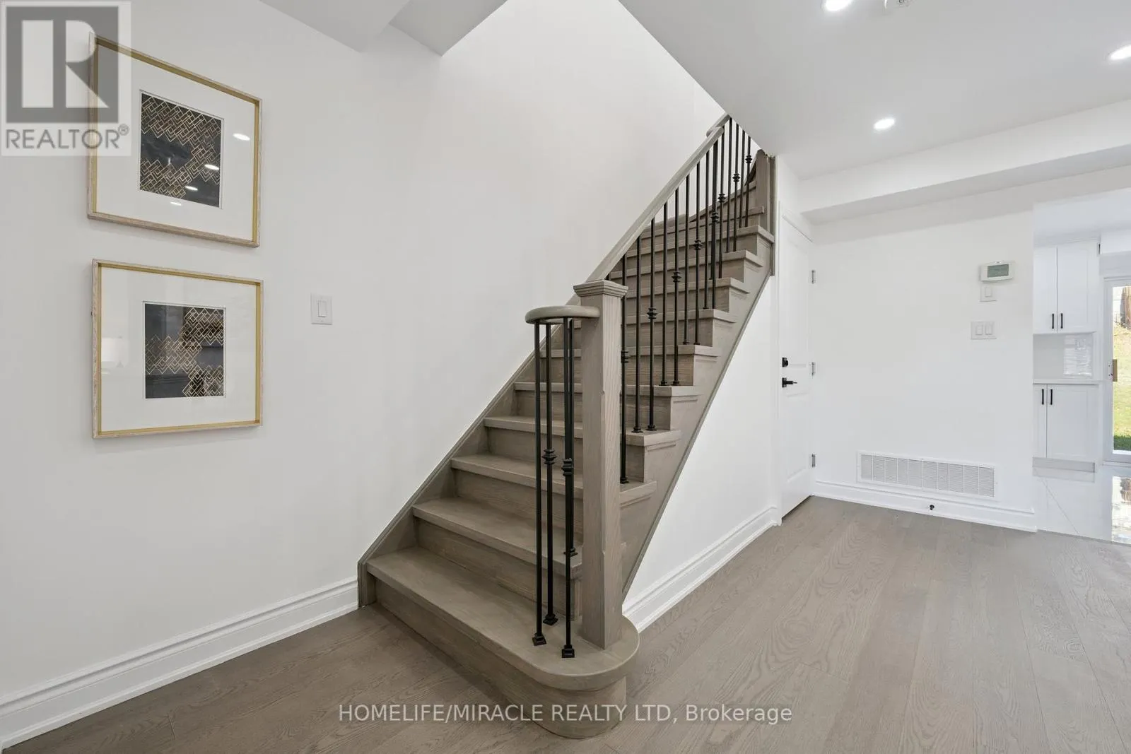7562 BLACK WALNUT TRAIL