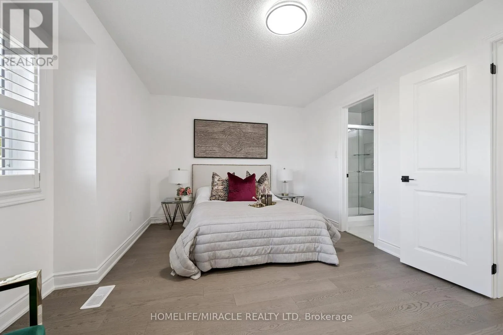 7562 BLACK WALNUT TRAIL