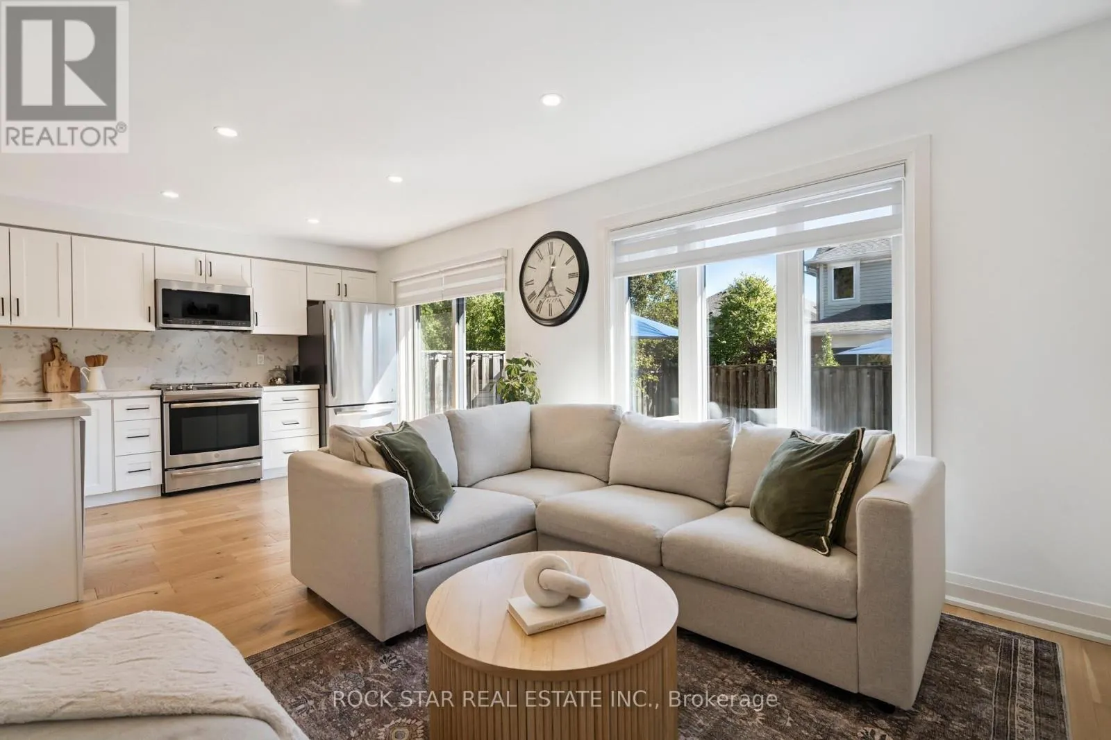 2438 BAINTREE CRESCENT