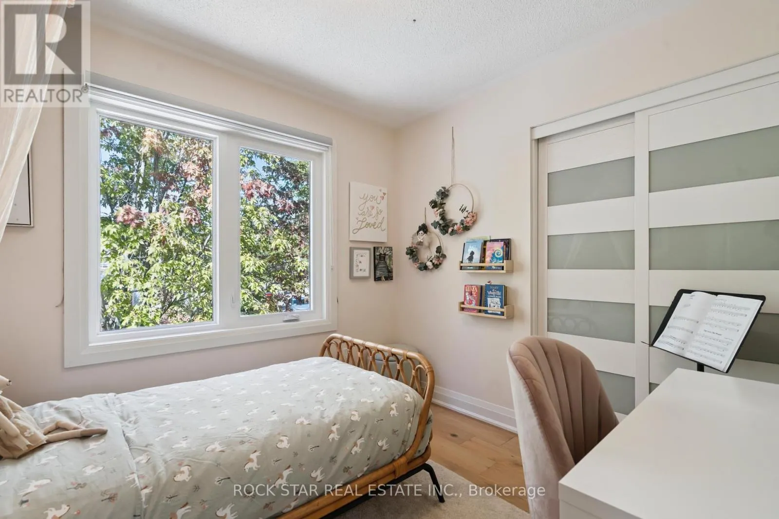 2438 BAINTREE CRESCENT