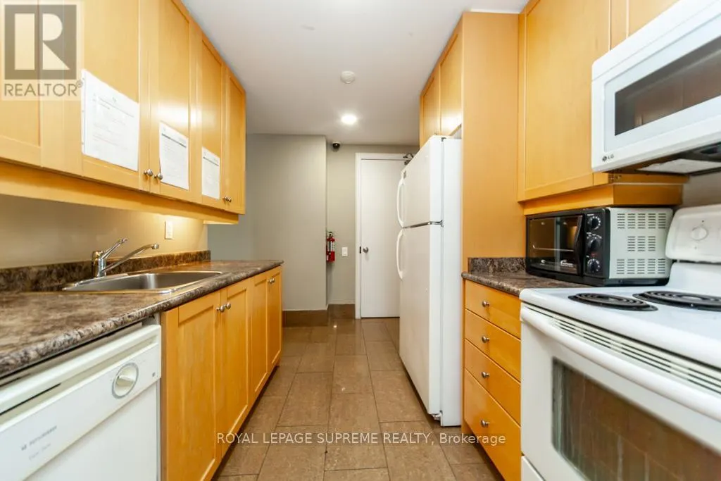 202 - 1600 KEELE STREET