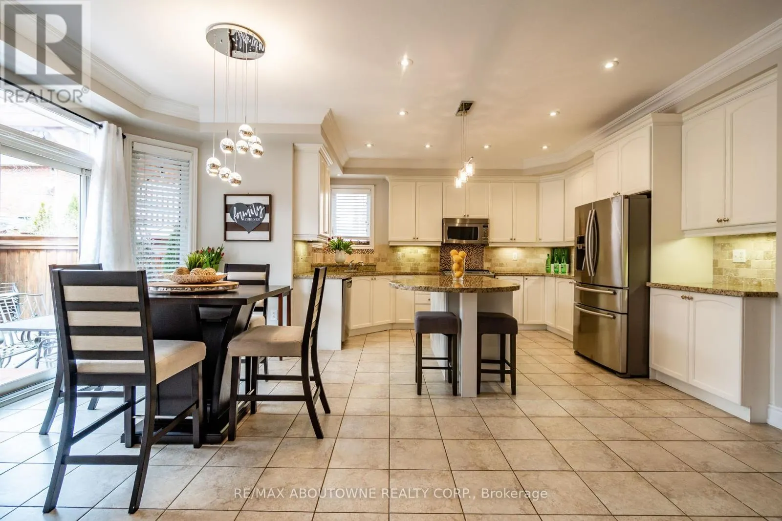 2270 GLADACRES LANE