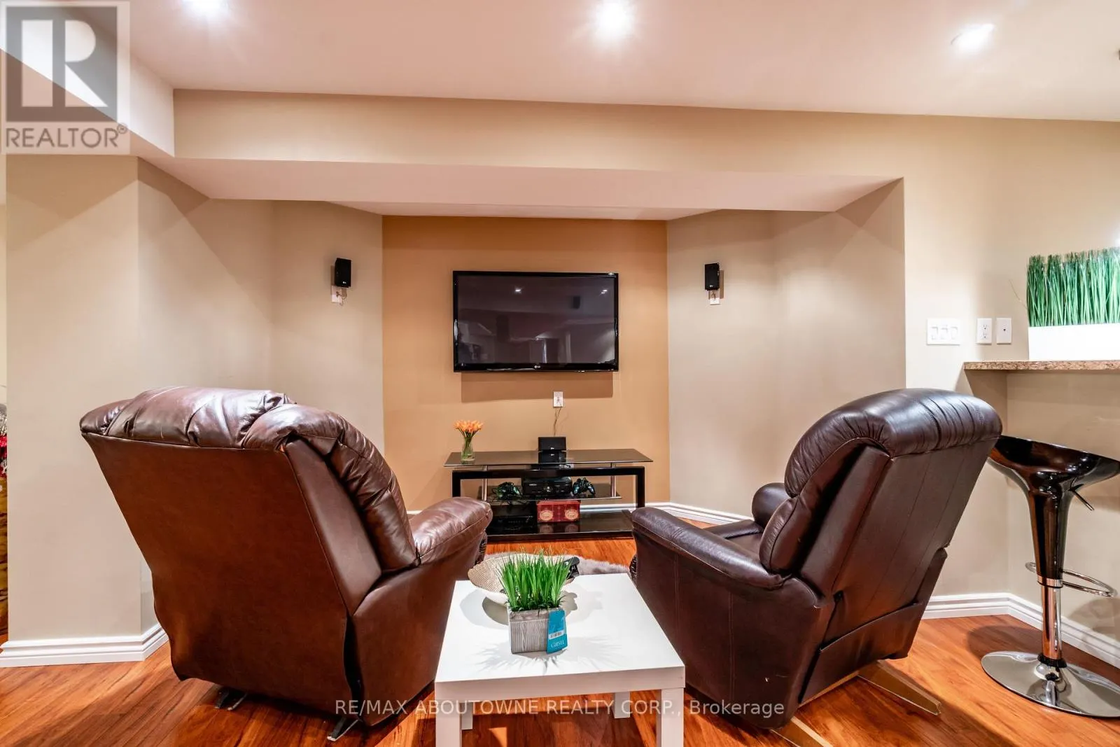 2270 GLADACRES LANE