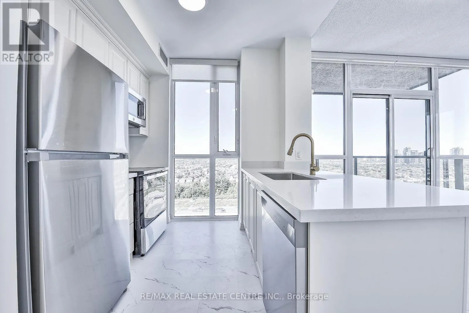 2116 - 339 RATHBURN ROAD W