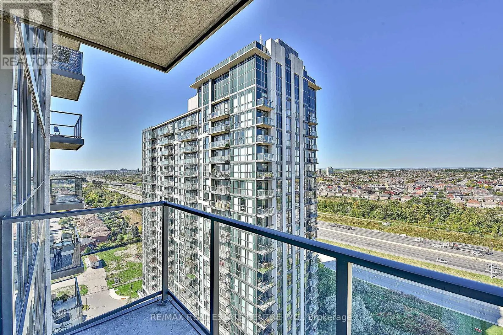 2116 - 339 RATHBURN ROAD W
