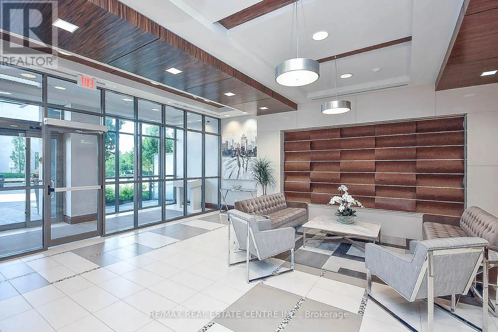 2116 - 339 RATHBURN ROAD W