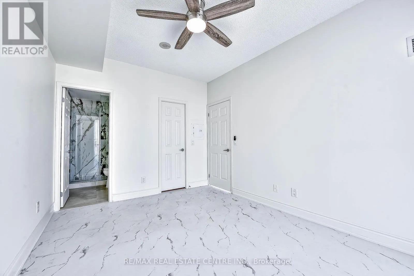 2116 - 339 RATHBURN ROAD W