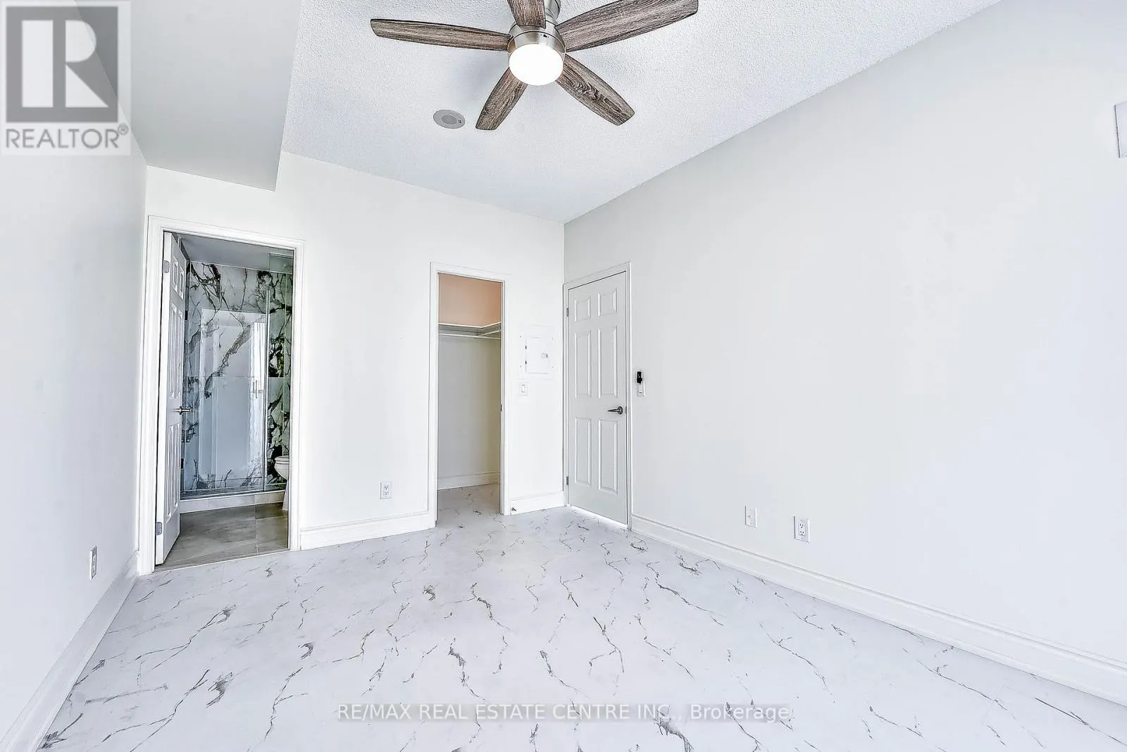 2116 - 339 RATHBURN ROAD W