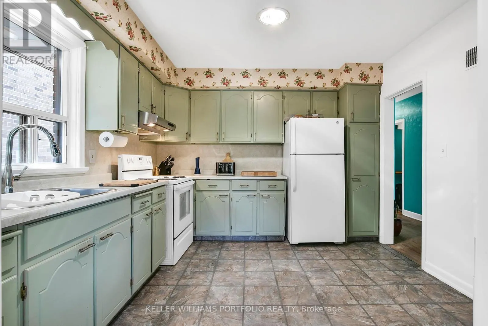 106 BOTFIELD AVENUE