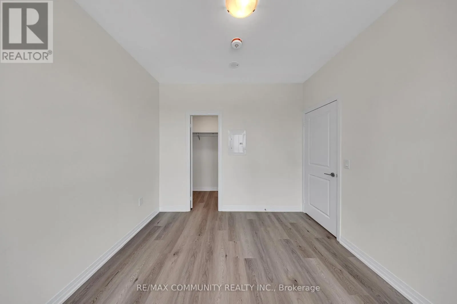 404 - 15 WATERGARDEN DRIVE W