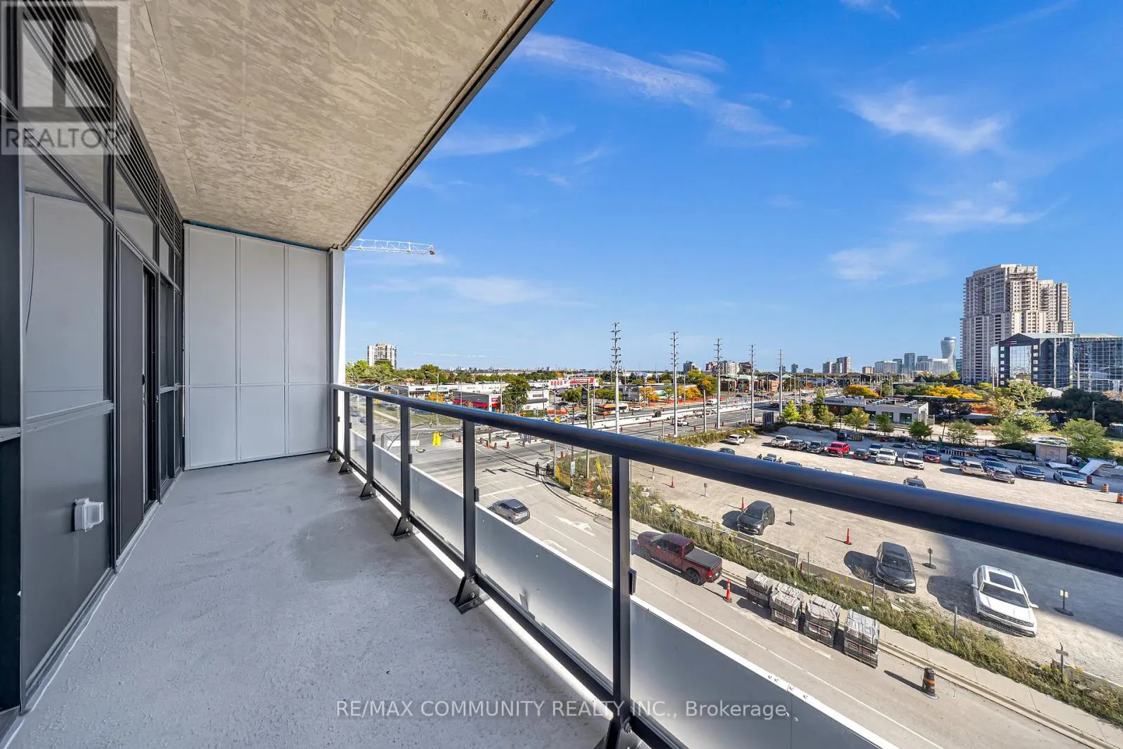 404 - 15 WATERGARDEN DRIVE W