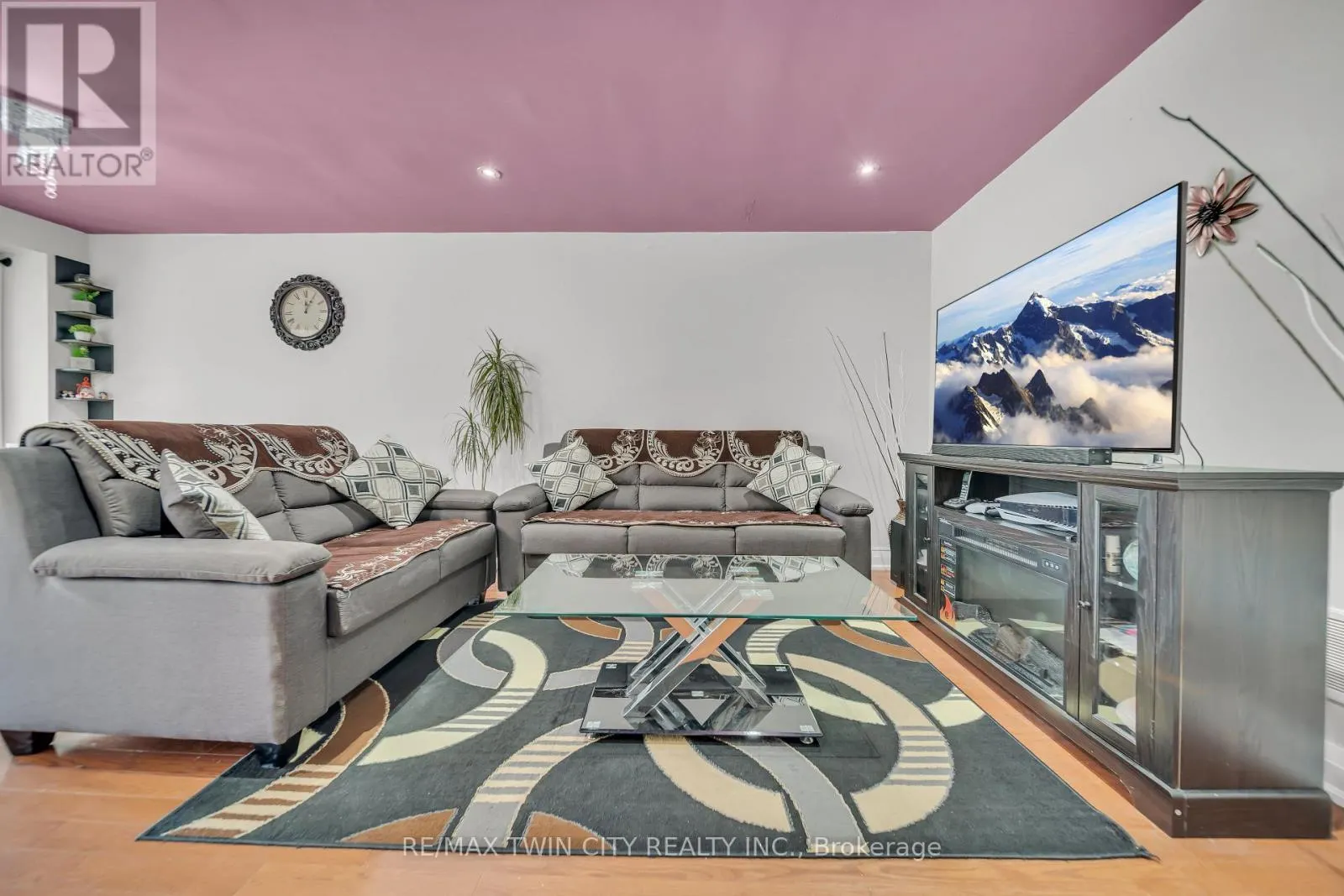562 ORANGE WALK CRESCENT