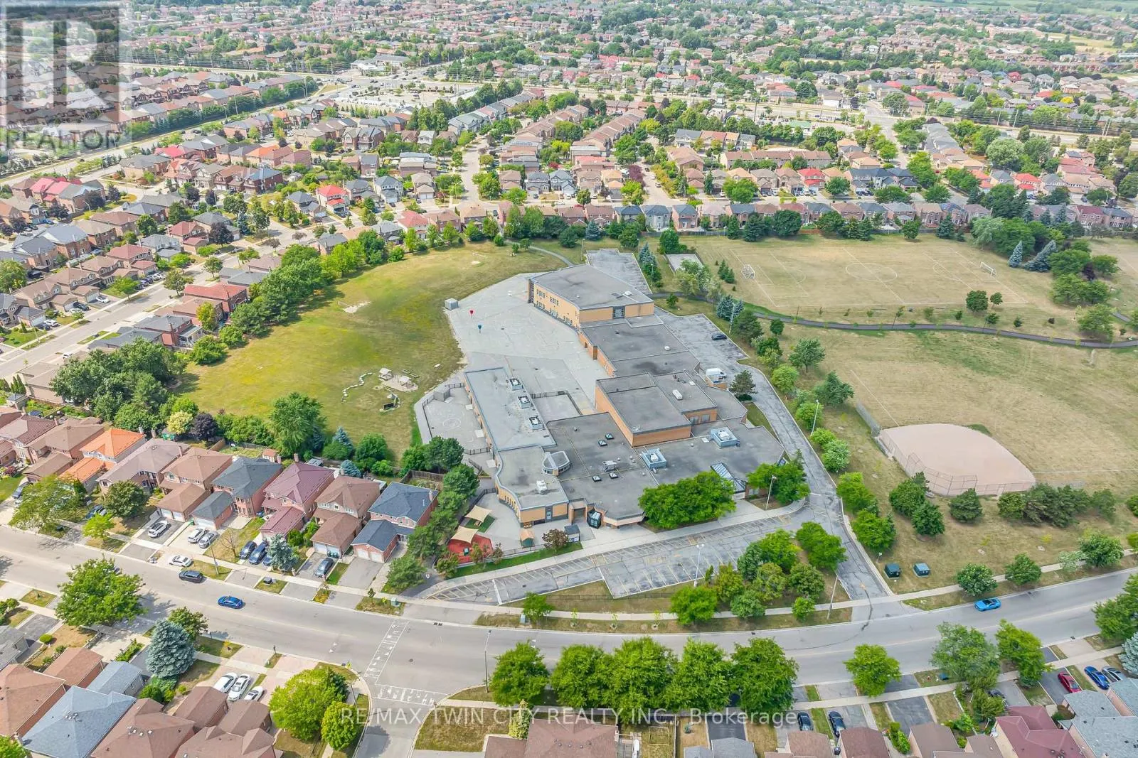 562 ORANGE WALK CRESCENT