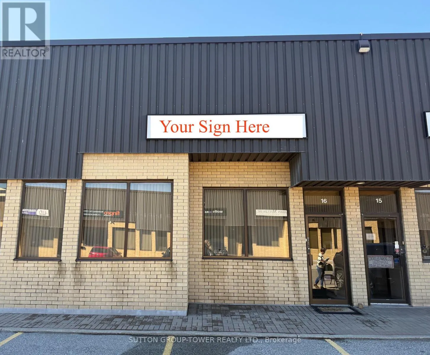 16 - 1050 BRITANNIA ROAD E