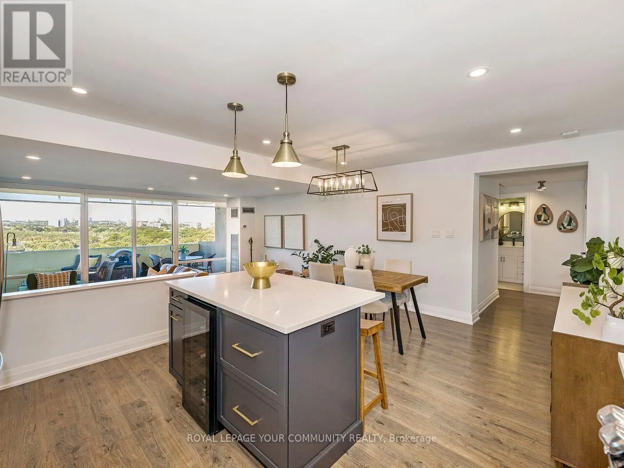 2012 - 270 SCARLETT ROAD