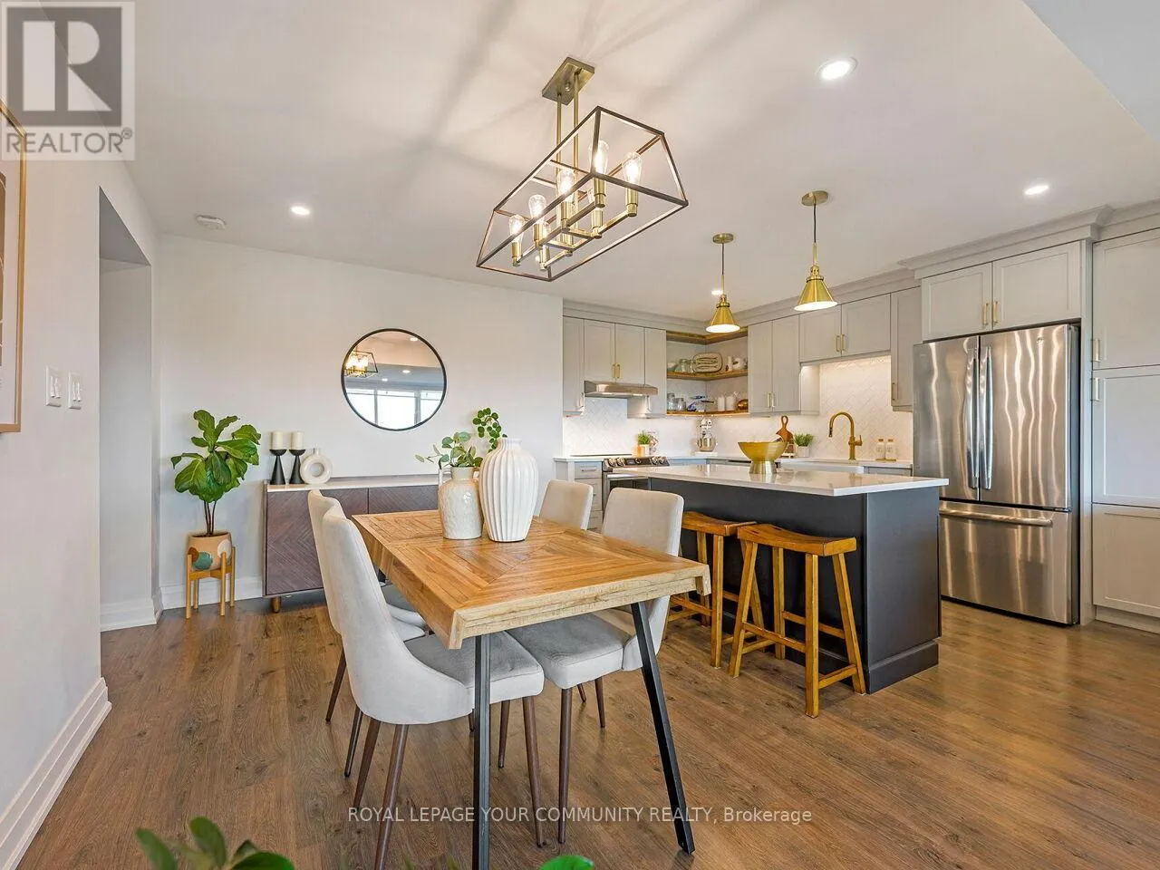 2012 - 270 SCARLETT ROAD