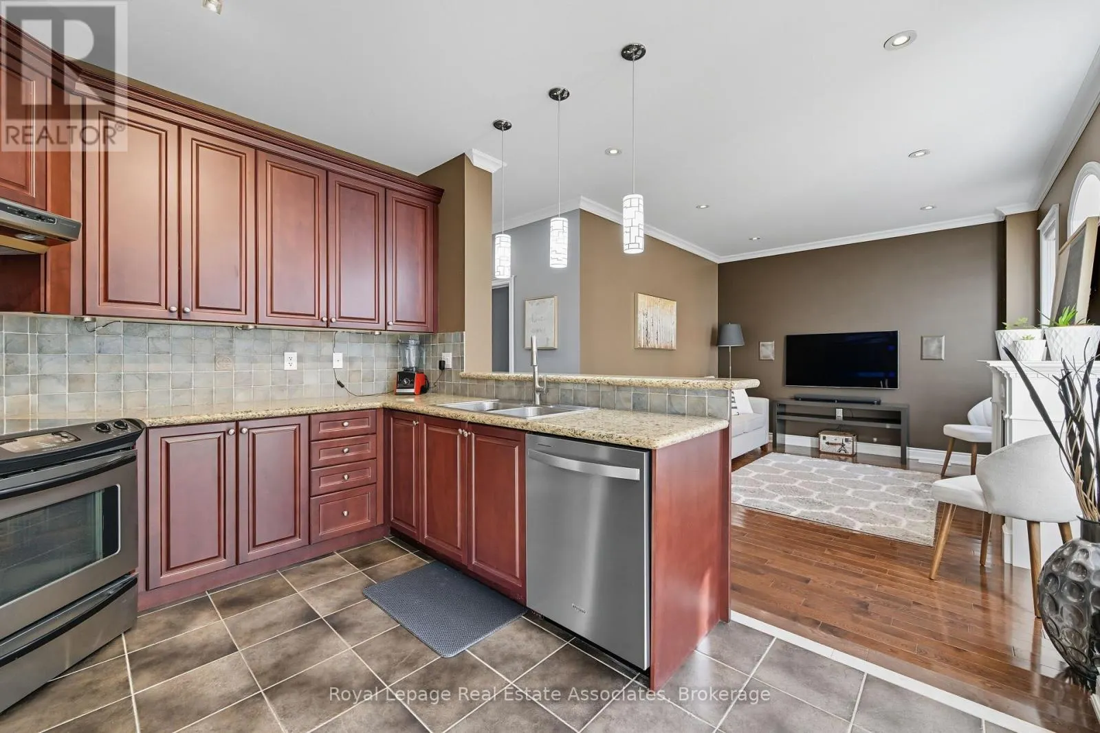 3335 WHILABOUT TERRACE