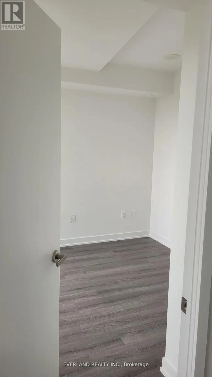 908 - 3883 QUARTZ ROAD