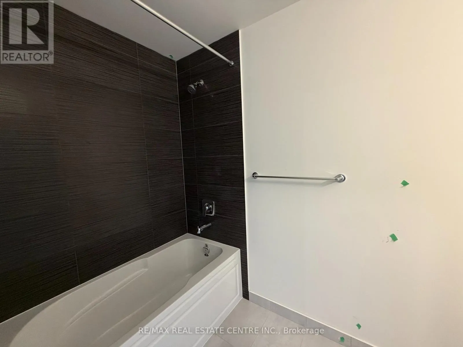 1008 - 15 WATERGARDEN DRIVE W