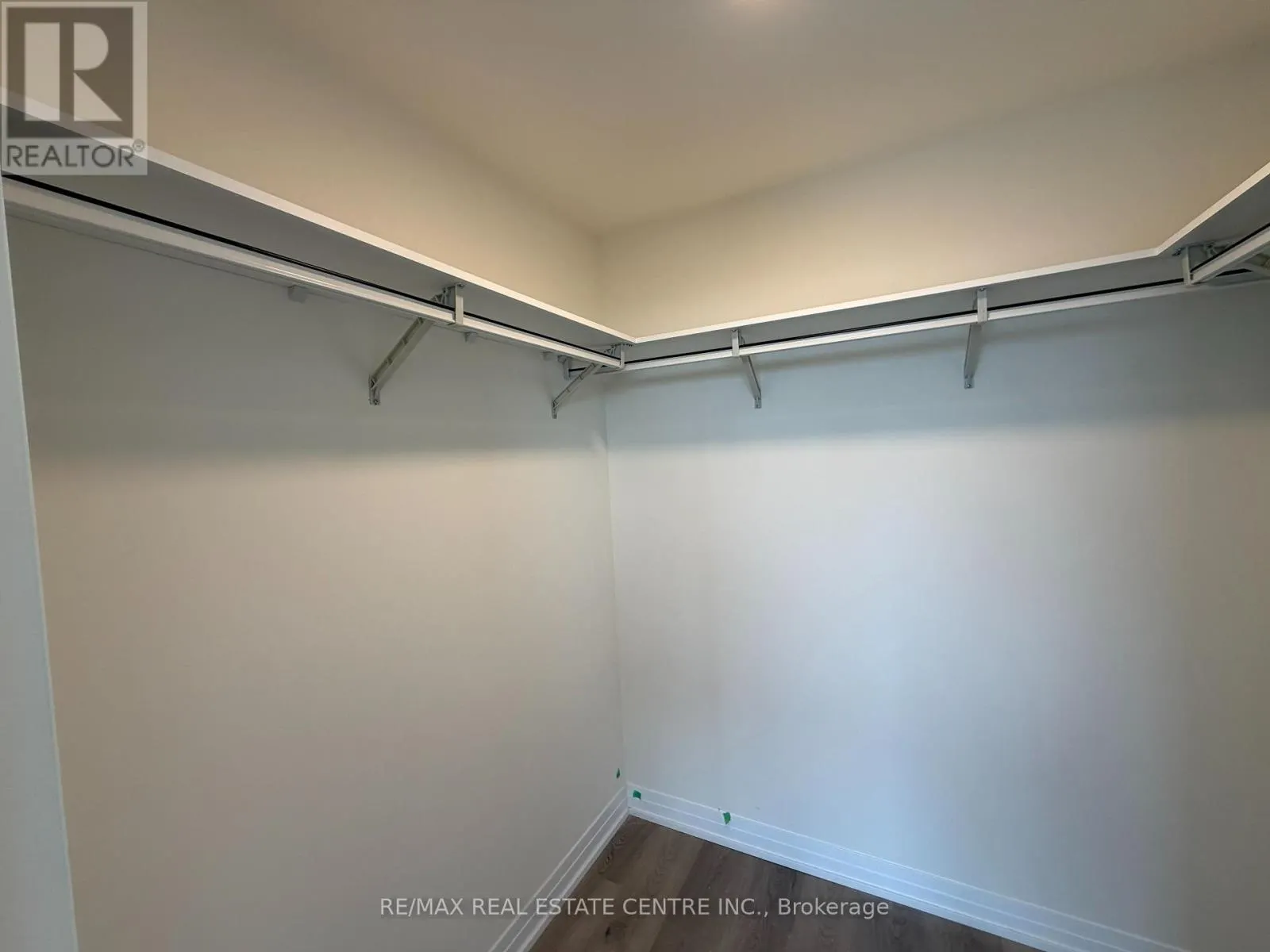 1008 - 15 WATERGARDEN DRIVE W