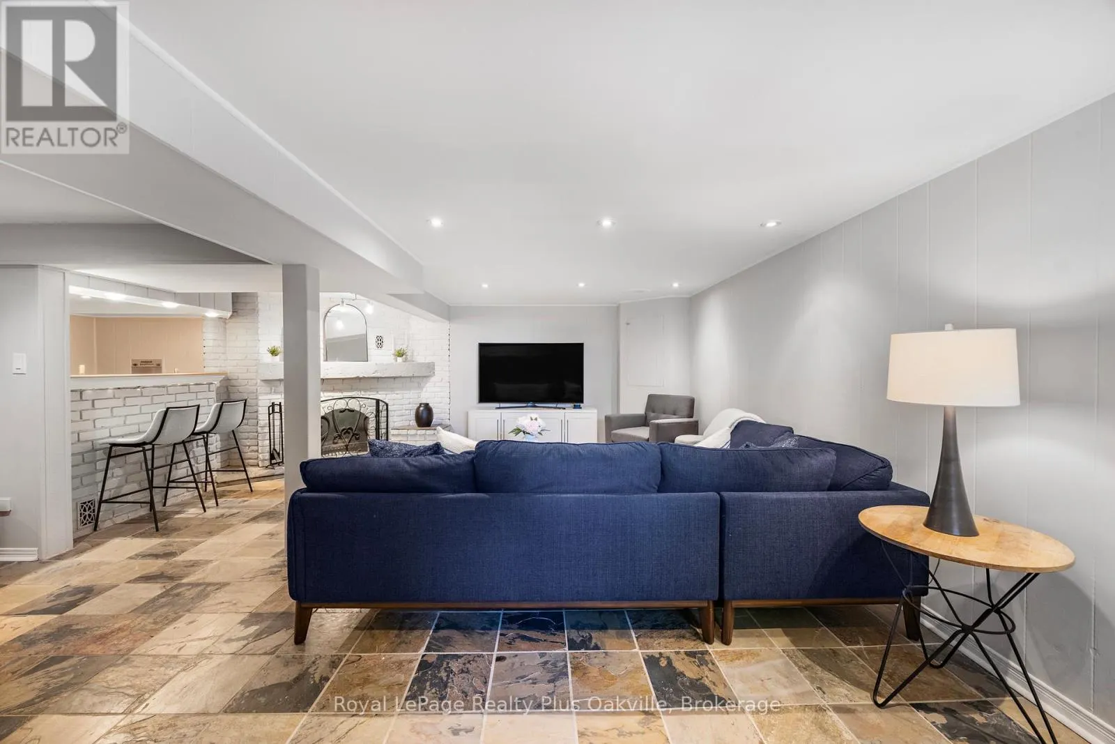 2386 REBECCA STREET