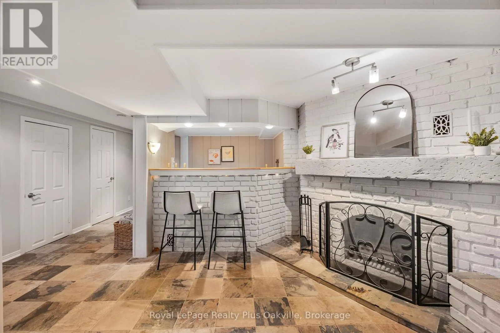 2386 REBECCA STREET