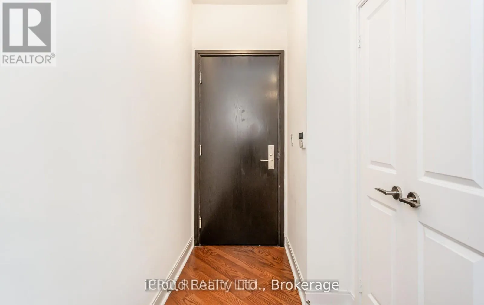 2807 - 80 ABSOLUTE AVENUE W