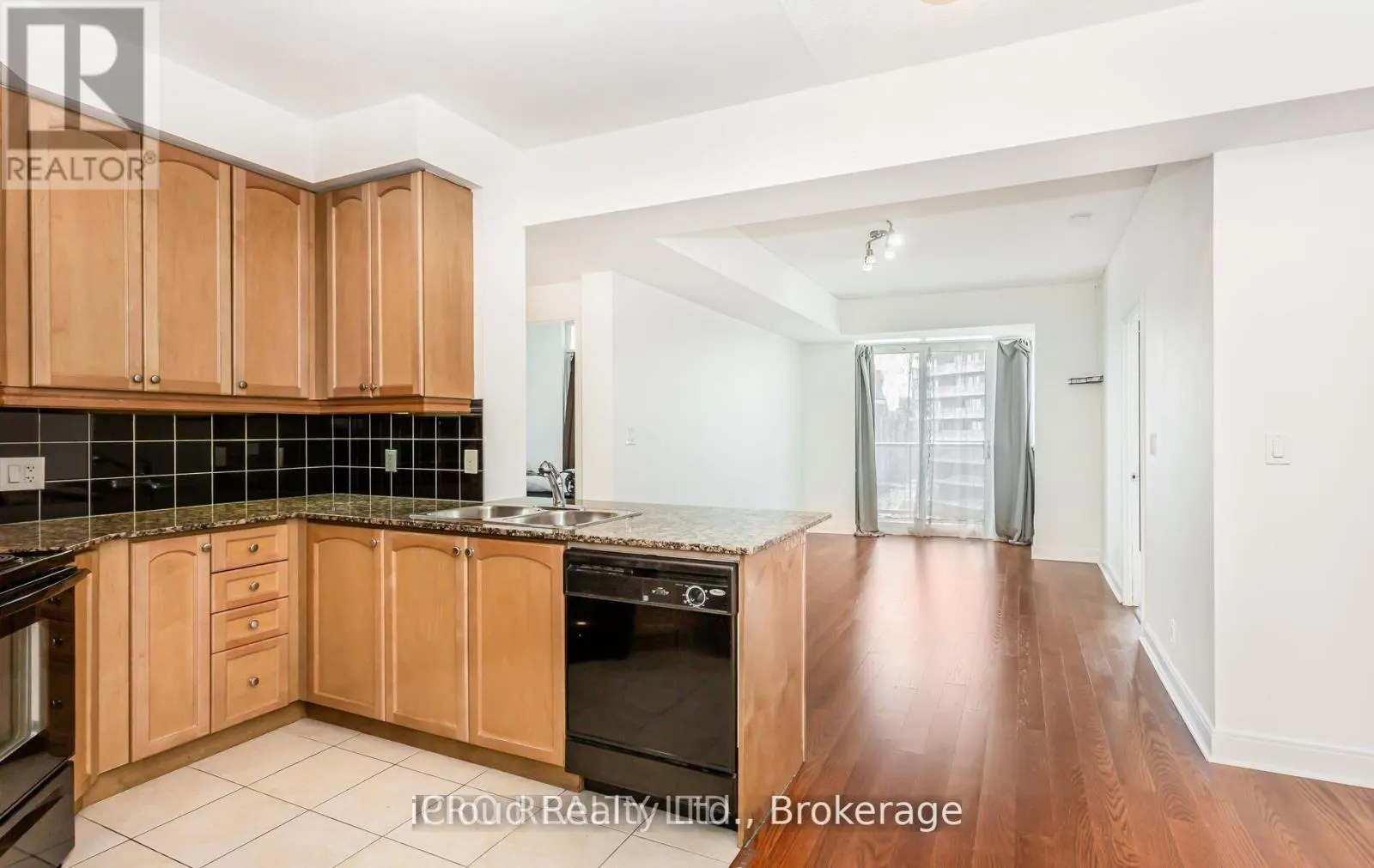 2807 - 80 ABSOLUTE AVENUE W