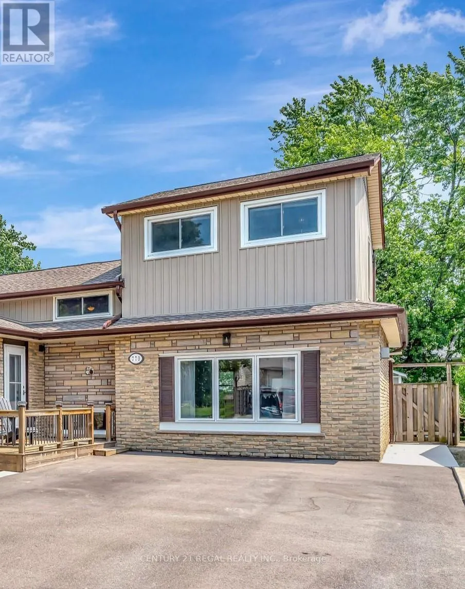 1 - 770 APPLEWOOD CRESCENT