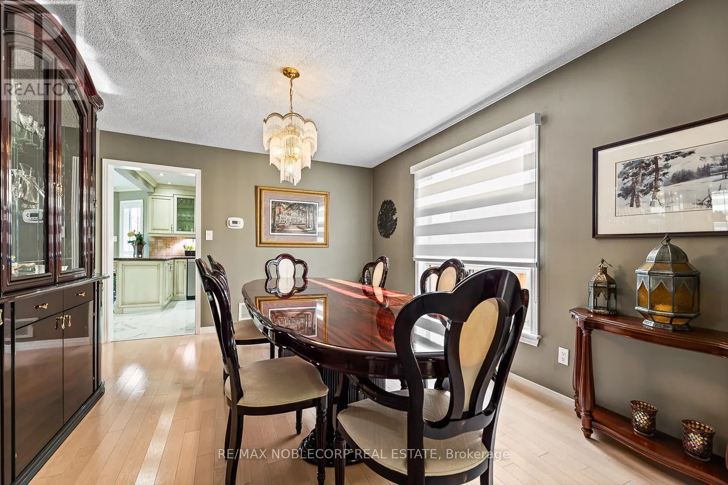 24 EGAN CRESCENT