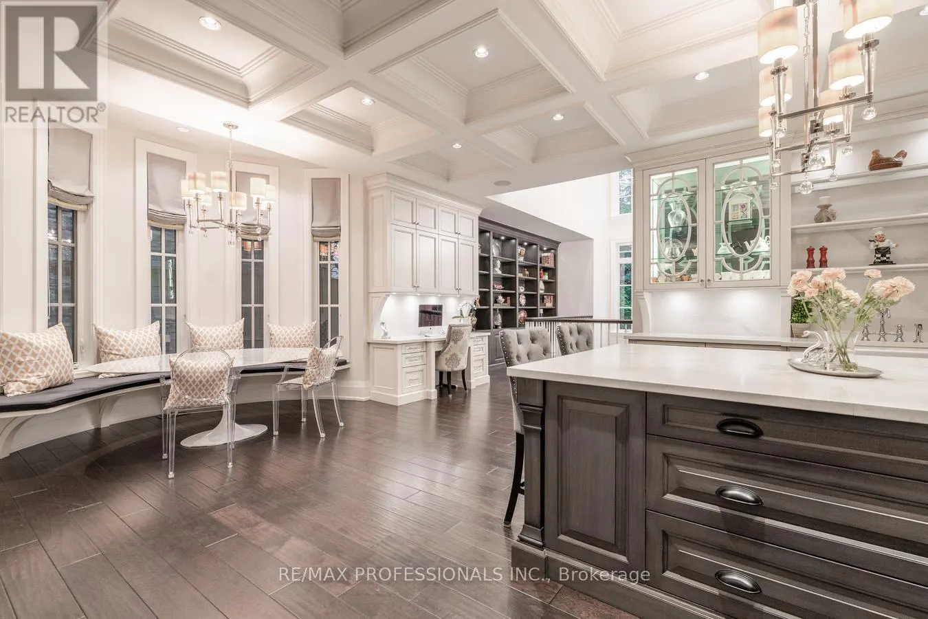 1285 MINAKI ROAD