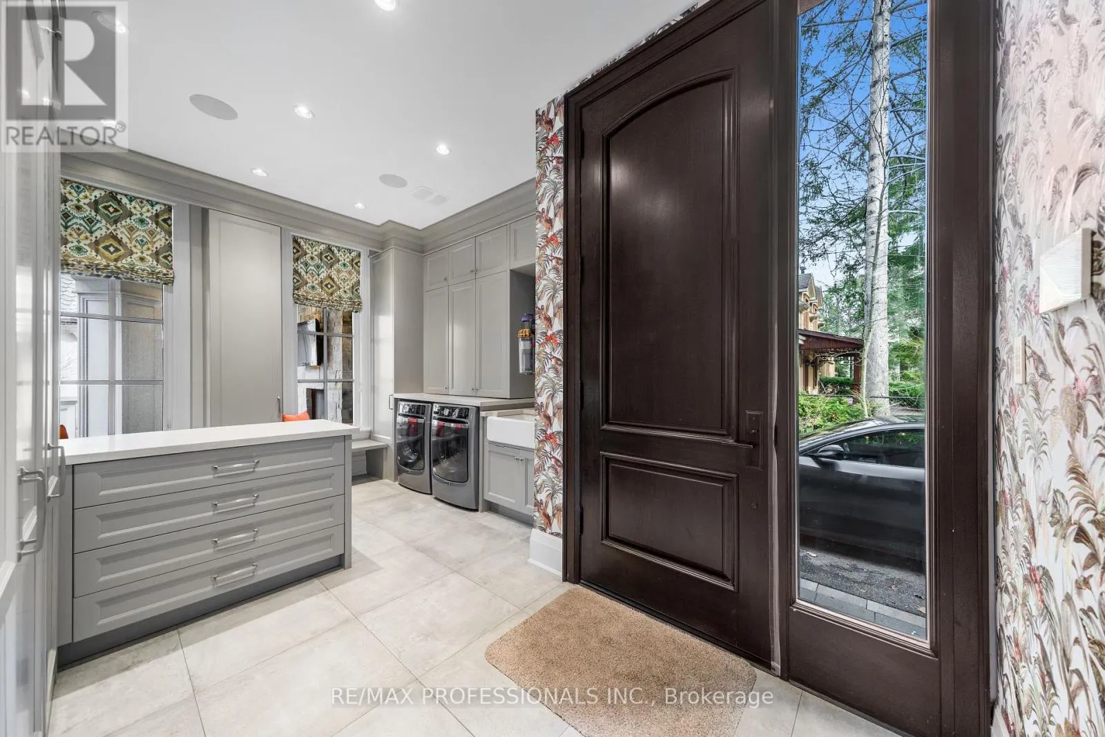 1285 MINAKI ROAD