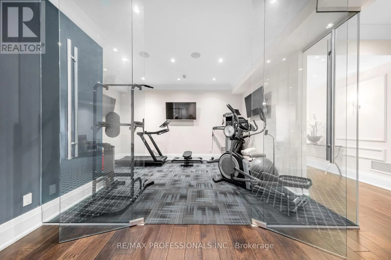1285 MINAKI ROAD