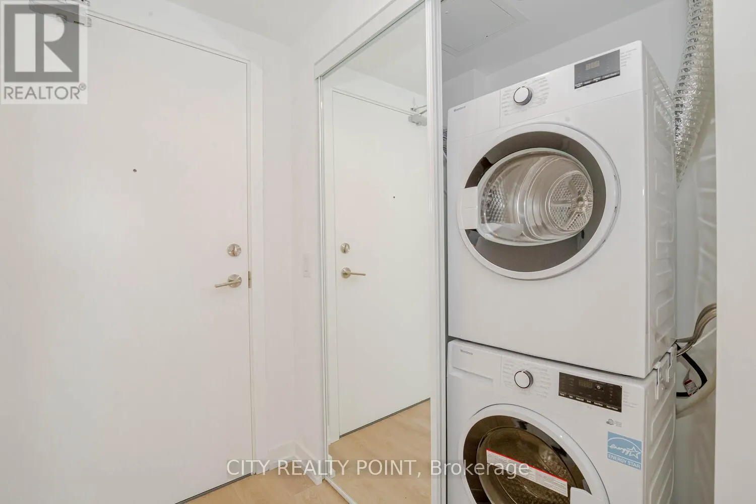 820 - 1100 SHEPPARD AVENUE W