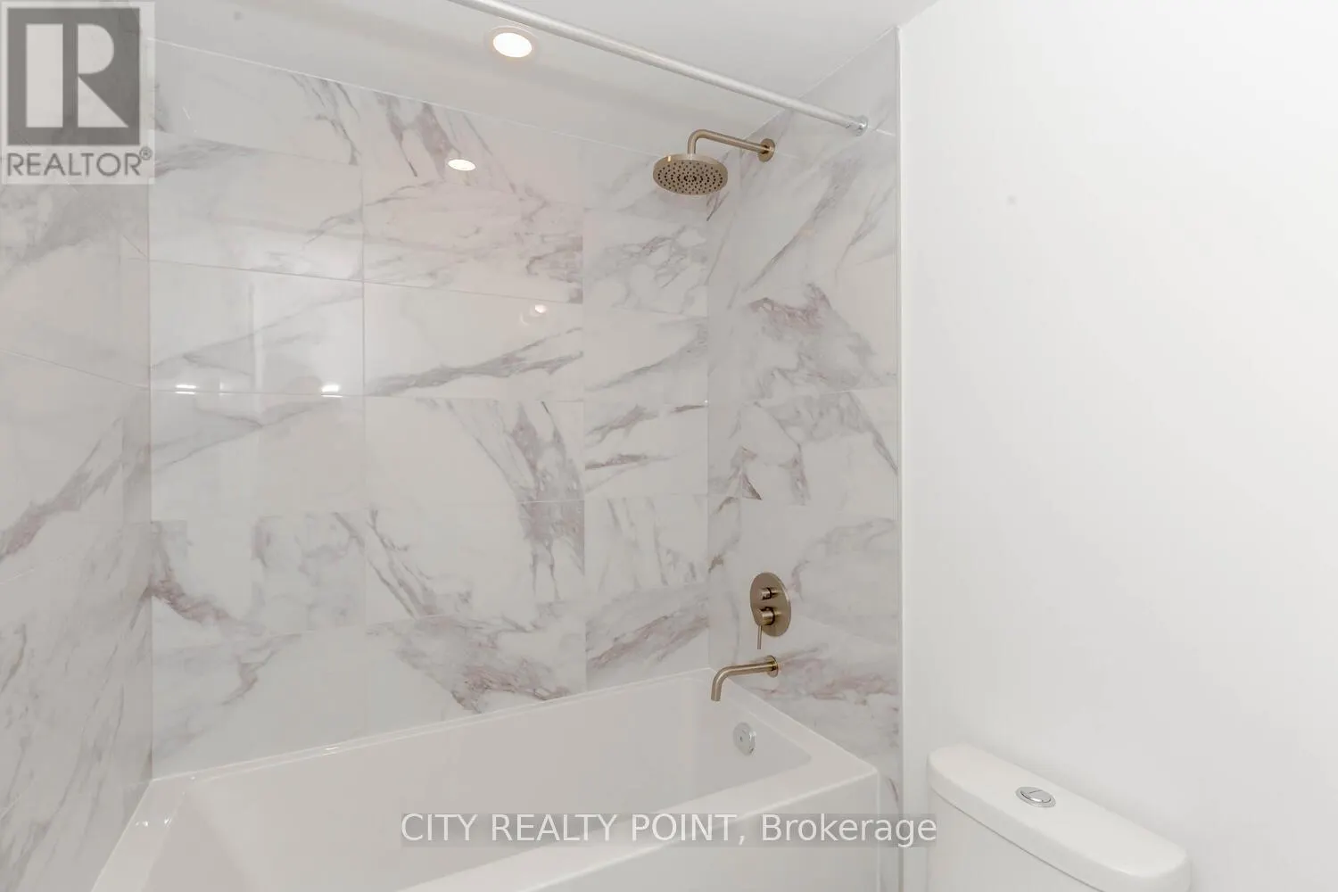 820 - 1100 SHEPPARD AVENUE W