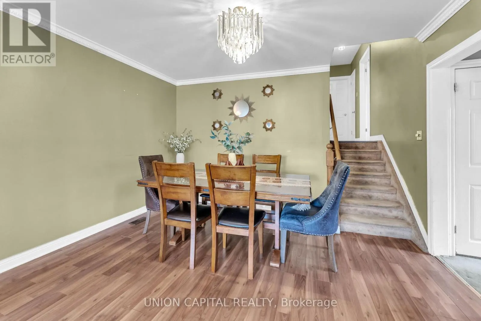 19 AVA COURT