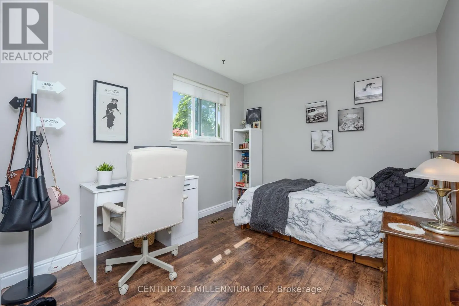 20 DUNBLAINE CRESCENT