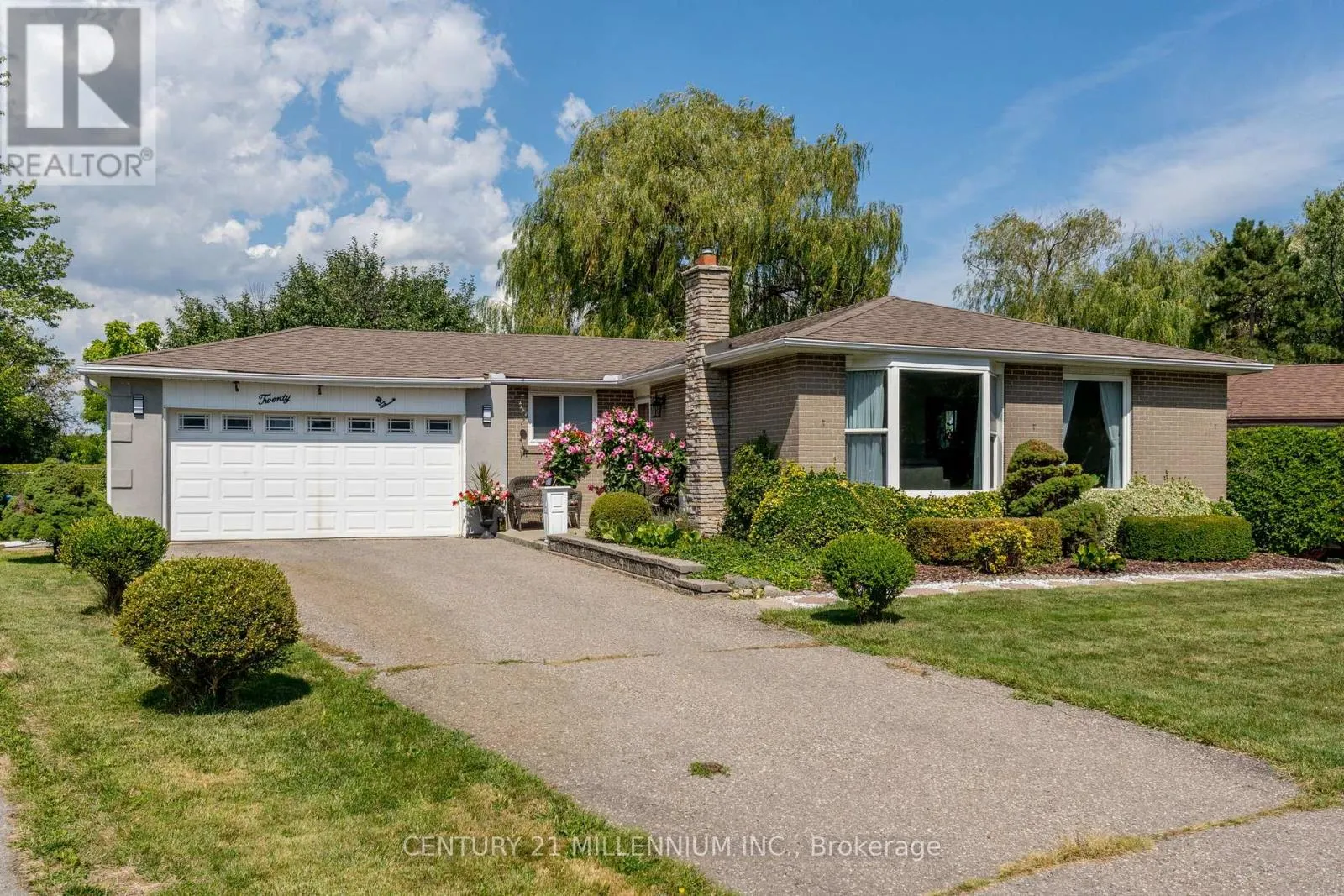 20 DUNBLAINE CRESCENT