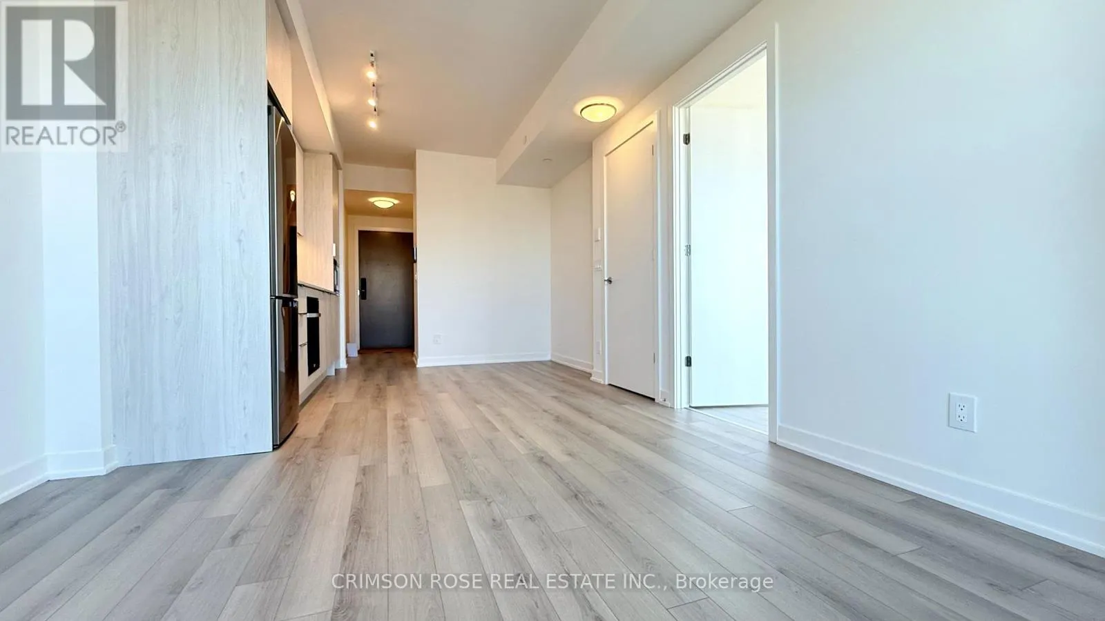 1904 - 3079 TRAFALGAR ROAD
