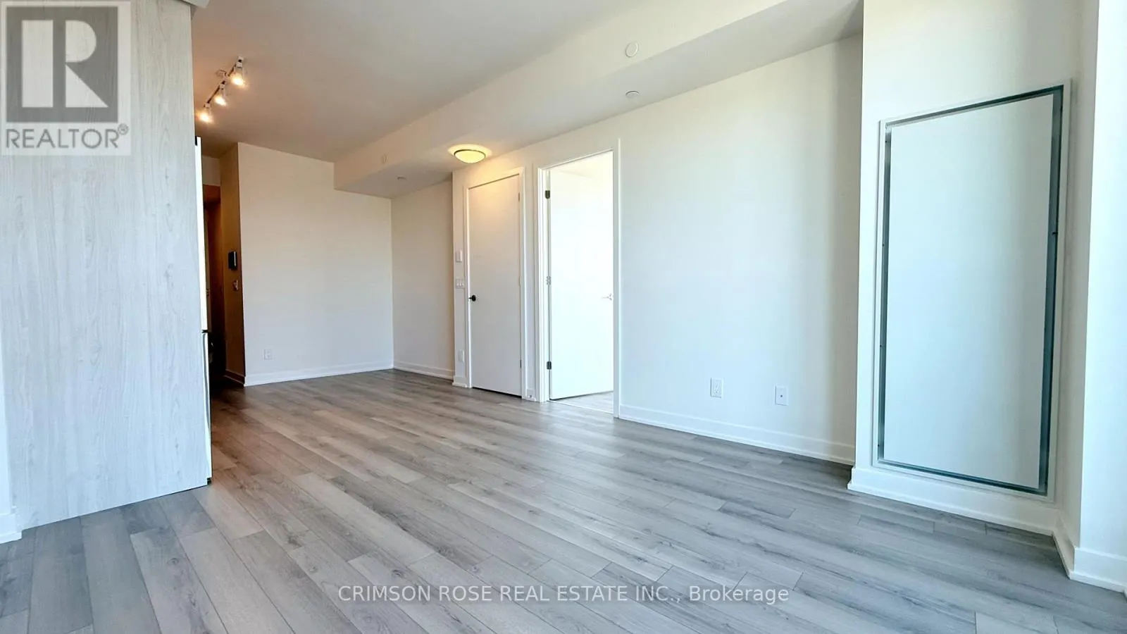 1904 - 3079 TRAFALGAR ROAD