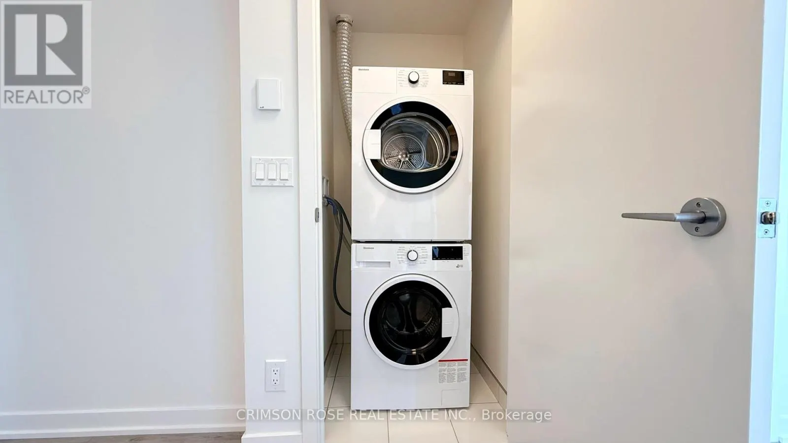 1904 - 3079 TRAFALGAR ROAD